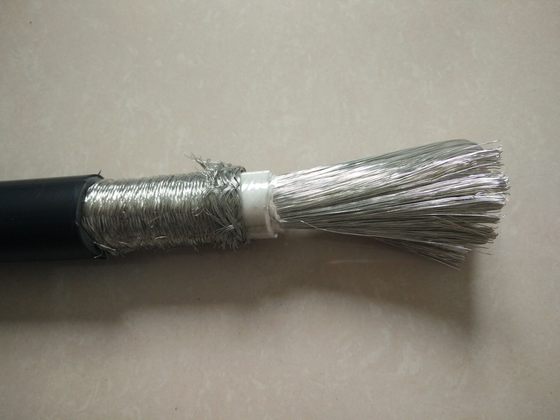 DRYJP-125 2000V石油鉆井平臺(tái)電纜 DRYJP-125 2000V石油鉆井平臺(tái)電纜
